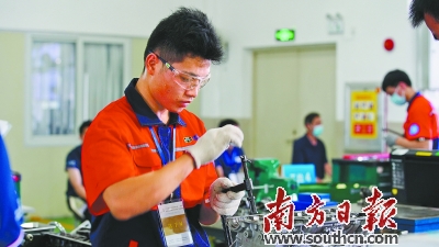 【南方日报】“广东技工”在穗竞逐世界技能大赛入场券，赛题来源岗位实际  技能比赛成入职“敲门砖”